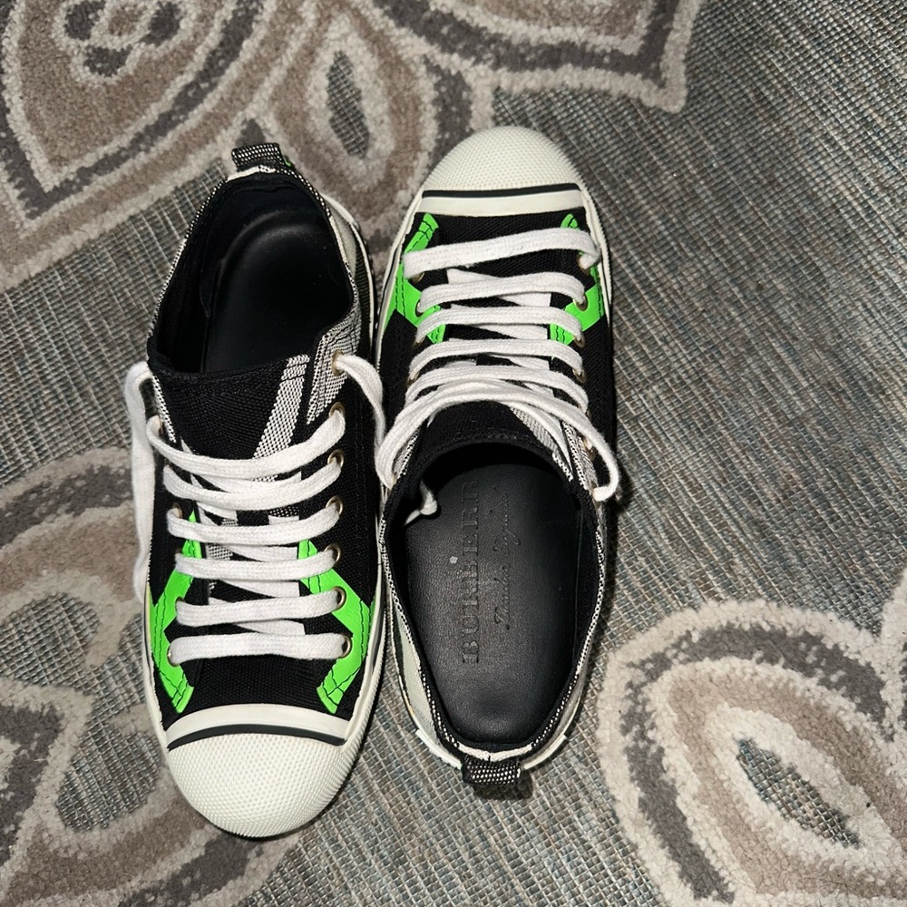 Burberry sneakers